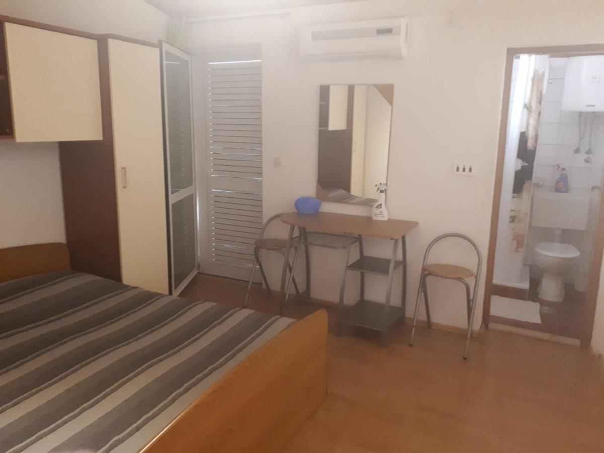 Apartmani Leko Mirjana Baška Voda Exteriör bild