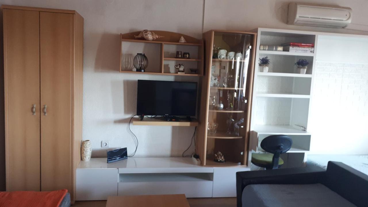 Apartmani Leko Mirjana Baška Voda Exteriör bild